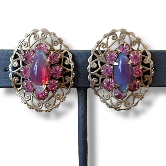 Vintage Dragon Breath Rhinestone Earrings Gold Tone Filigree Screwback Art Glass - Picture 14 of 15